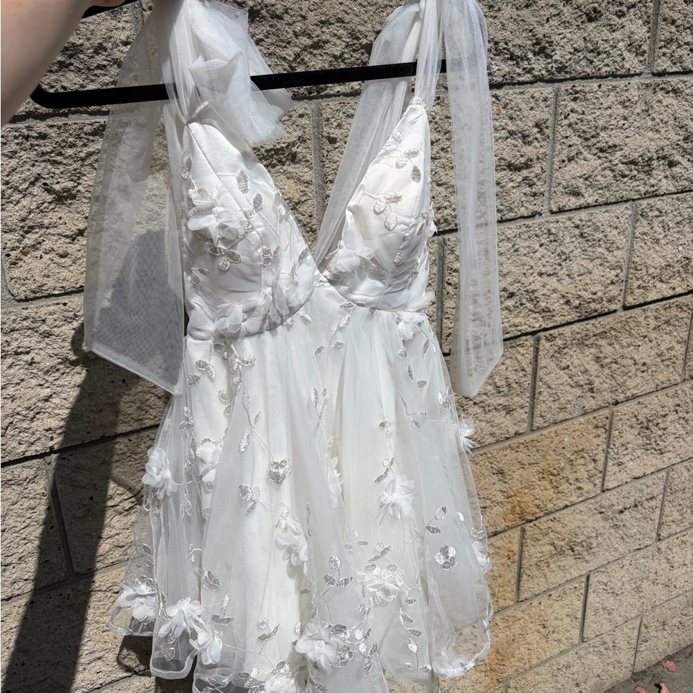 Selfie Leslie White Floral Tulle Mini Dress Bachelorette Bridal Size Small NWT - Picture 3 of 7